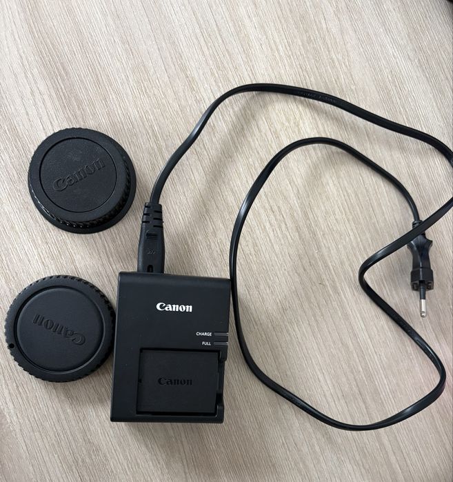 Фотоаппарат Canon EOS 2000D