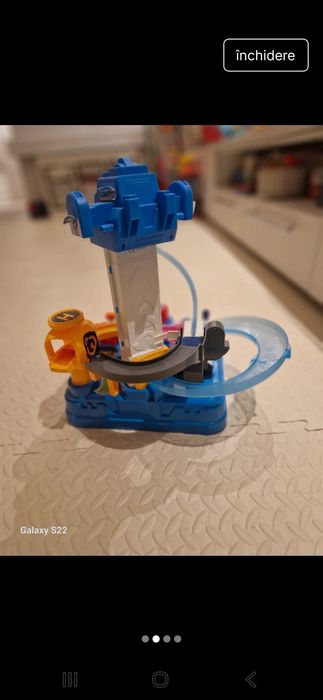 Set de joaca Super Wings Aeroportul  Internațional cu Jet si Dizzy.