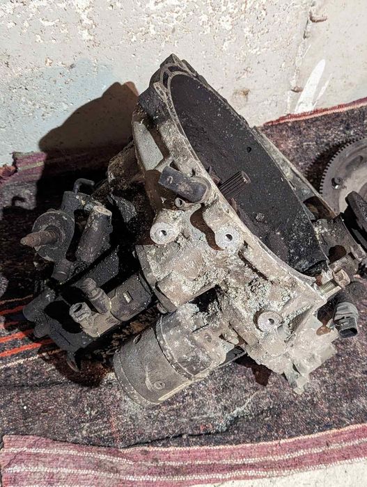 Skoda Fabia 6y 1.4 Скорости, картер, капак клапани, алтернатор, бобина