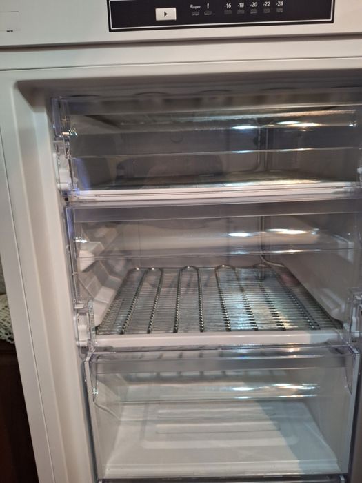 Фризер Crown GN 2451