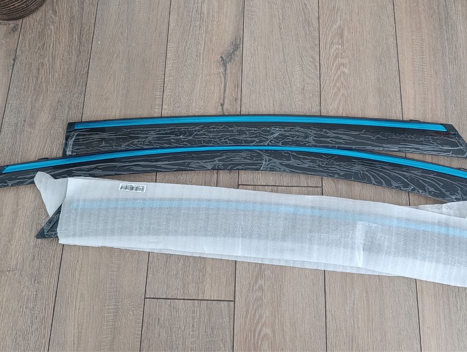 Продам новые оригинальные ветровик