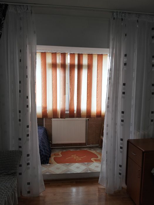 3 camere semidecomandat, mobilat/utilat, etaj 4/4 – Zimbru, Iași