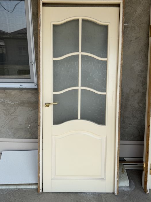 Двери деревянные