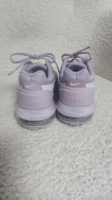 Дамски маратонки Nike