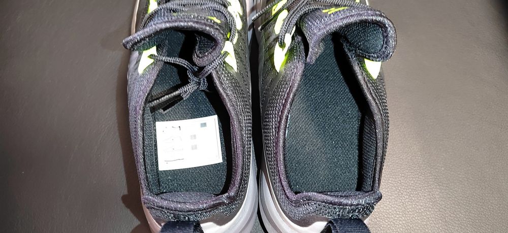 Nike Air Max Axis, номер 36,5