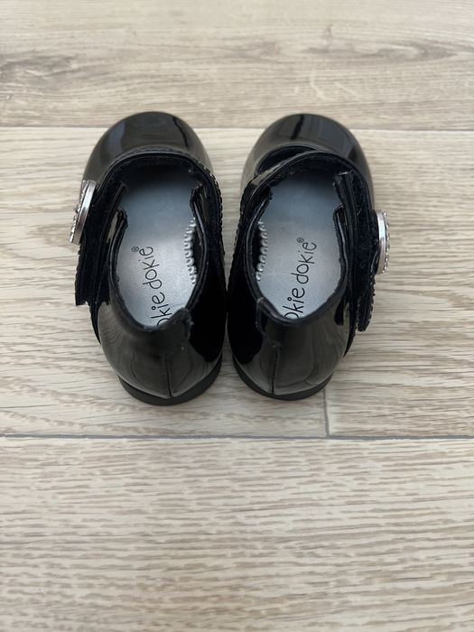 Новые туфли лакированные