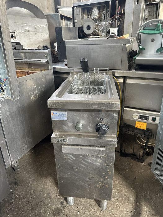 Професионален газов фритюрник 10-12 лтр Zanussi 6 месеца гаранция