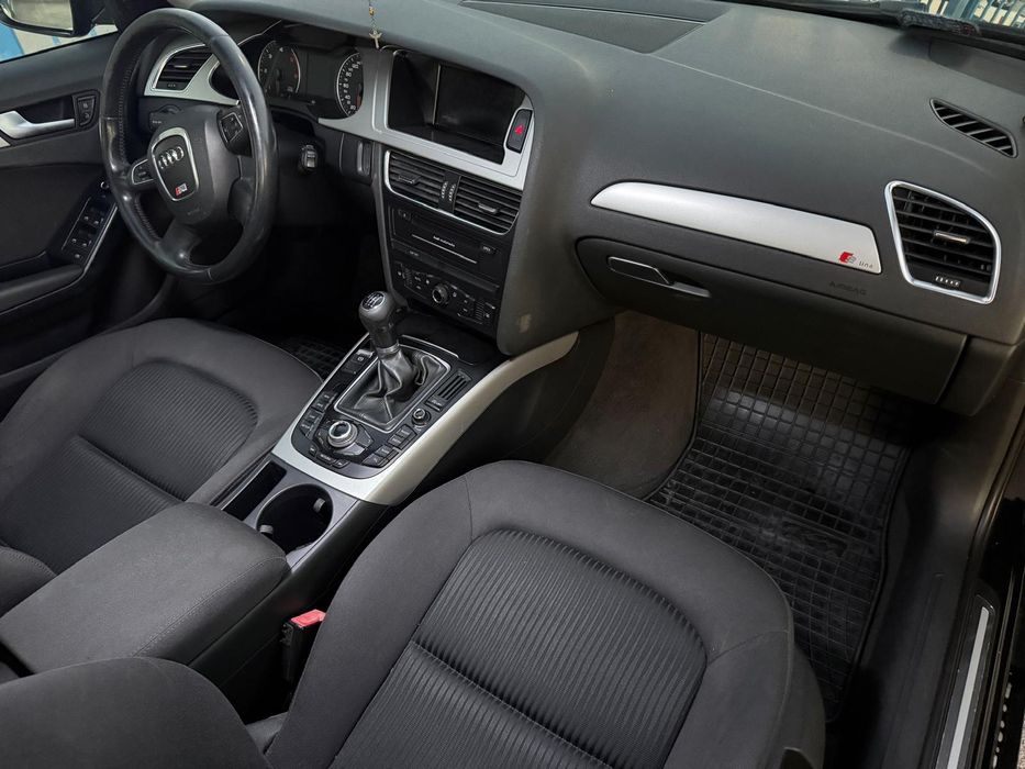 Audi A4 2011 2.0d b8