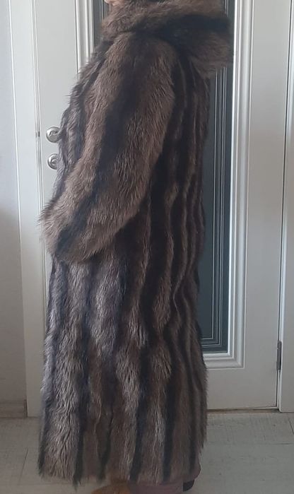 Продам шубу натуральную.