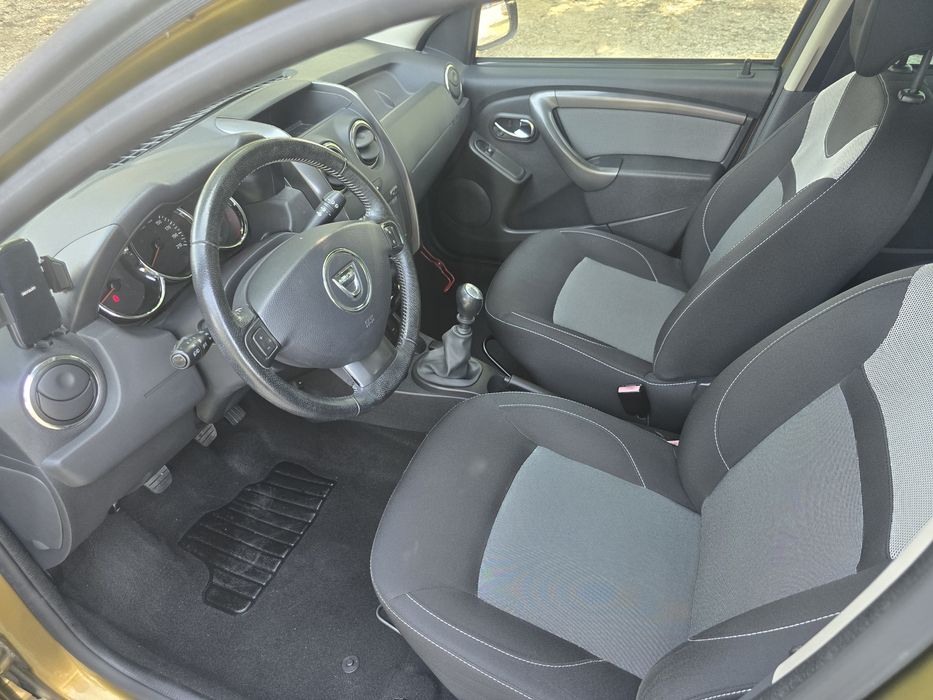Dacia Duster Prestige 1.2i 4X2 Rate cu buletinul