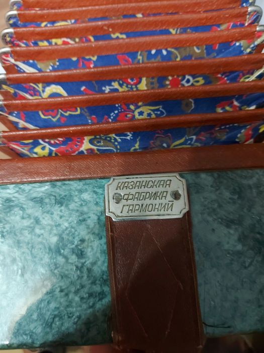 раритетный инструмент гармонь