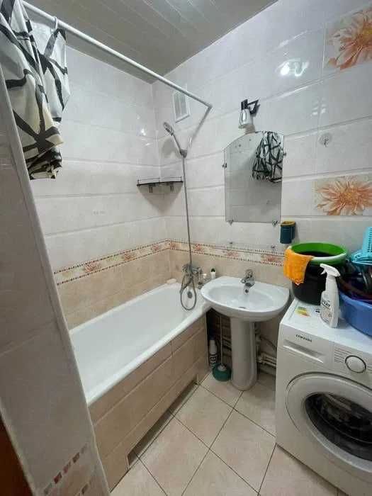 UL Navoiy kochada 2xonali Kvartira Sotiladi !!