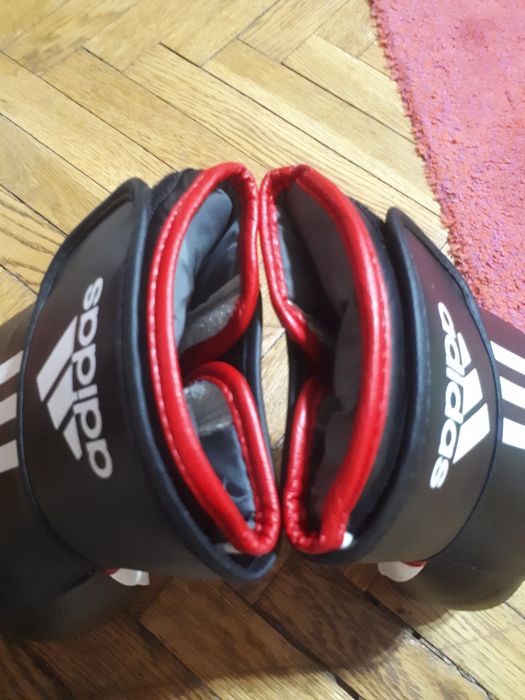 Manusi box kickbox Adidas, marime 14 OZ, sunt noi