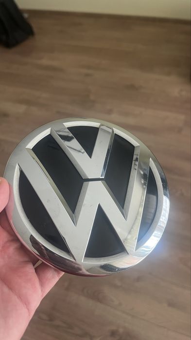 VAG VW Passat B8 емблема 3G0853601 B