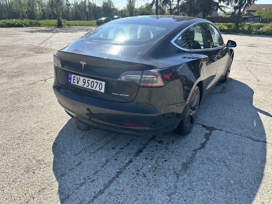 Tesla model 3 long range