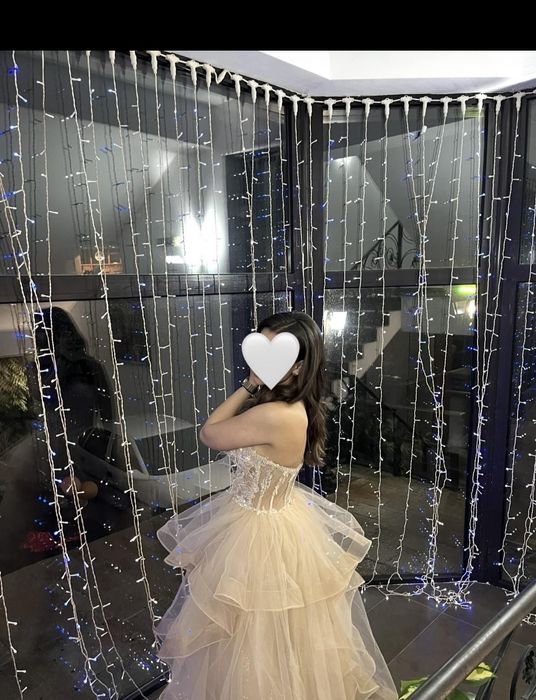 Официална рокля, Бална рокля.