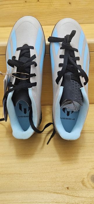 Ghete de fotbal sintetic 250 lei