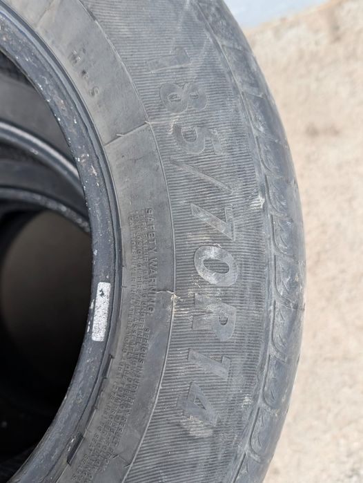 Шины  на  авто 2-х размеров