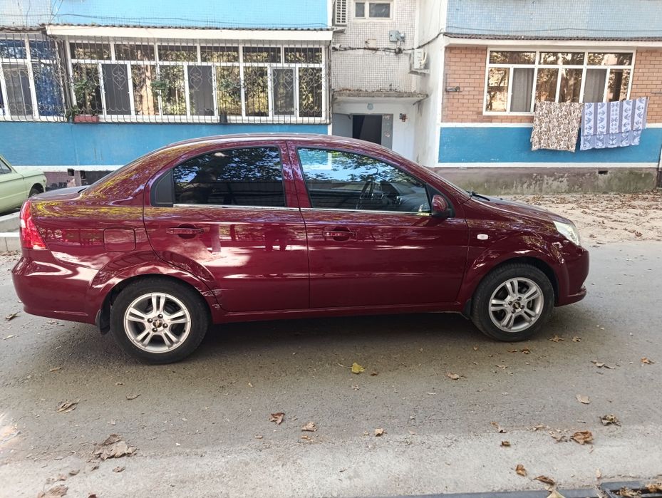Nexia 3 yaxshi holatda