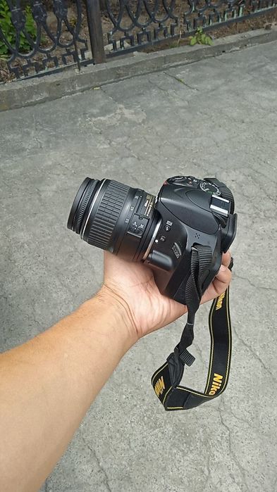 Продам Nikon D3200. Отличный зеркальный фотоаппарат для старта.