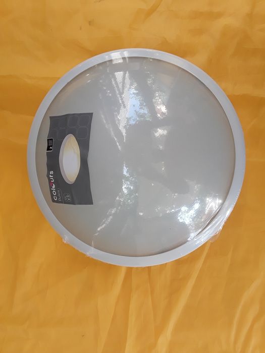 4 Bucăți plafoniere din metal cu sticla diametrul 26 Cm NOI - 95 Lei