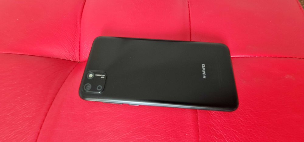 Телефон Huawei  32гб