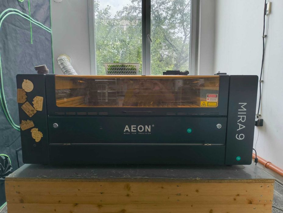 Лазер за гравиране AEON MIRA 9