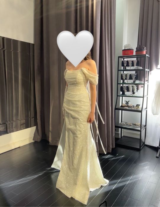 Выпускное платье блестящее