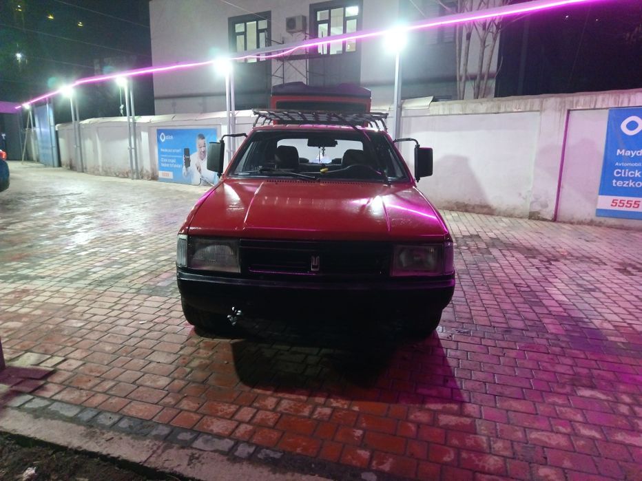 Автомобиль москвич 2141