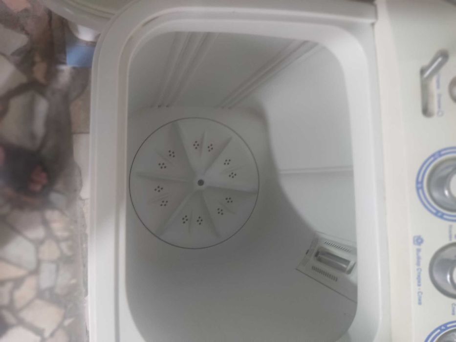 Продаю стиральную машину полу автомат