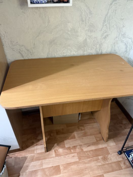 Стол обеденный отдам