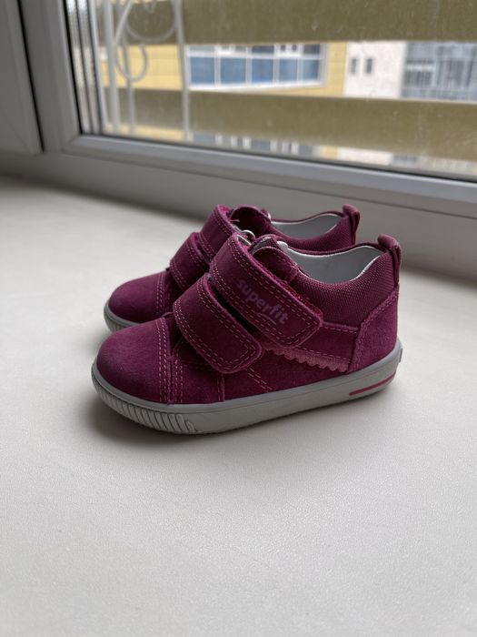 Продам новые ботинки Superfit