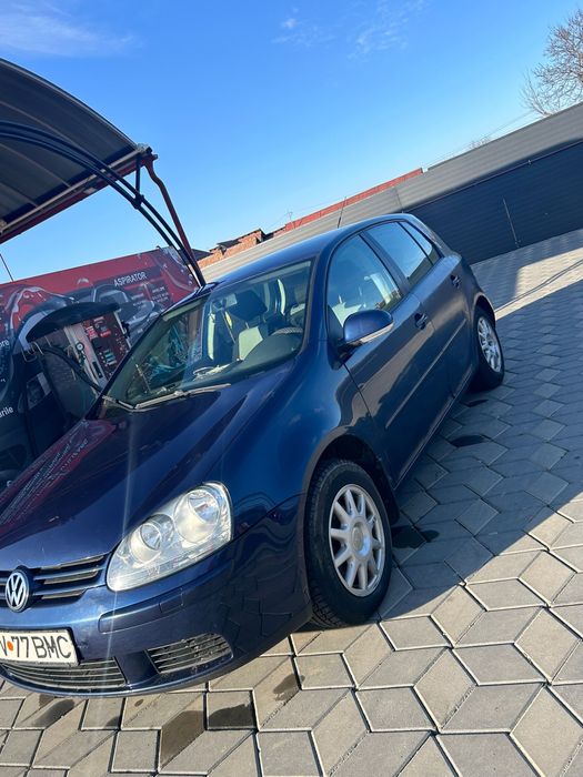 Vând Volkswagen Golf 5