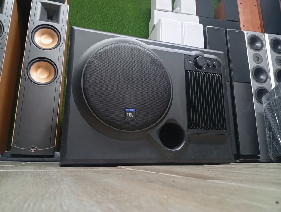 Активен субуфер JBL Control SUB-10