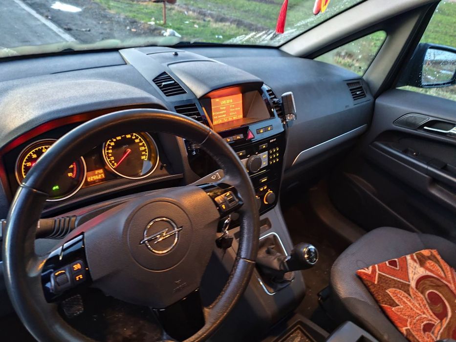Vand opel zafira 7locuri