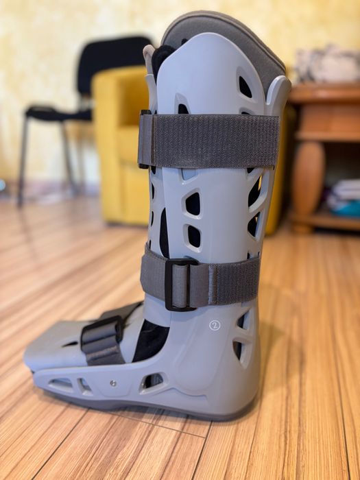 Orteze nr 43 cu multimple pompite de aer pentru unnreglaj perfect.