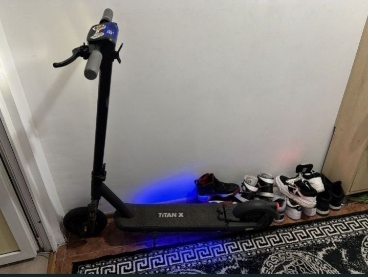 Vând trotinetă  etc etc