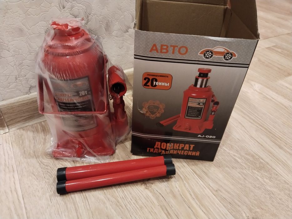 Продам домкраты .