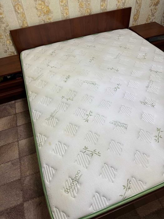 кровать с матрасом срочно 160х200