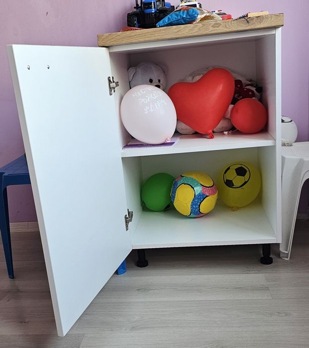 Шкаф Голям / Масивна и Тежка Мебел