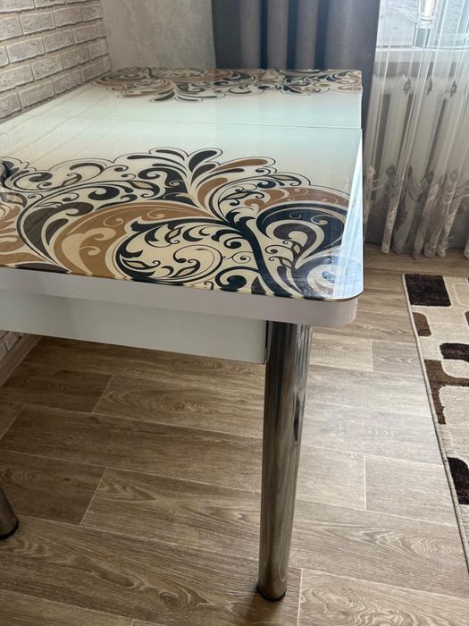 Продам стол в отличном состоянии