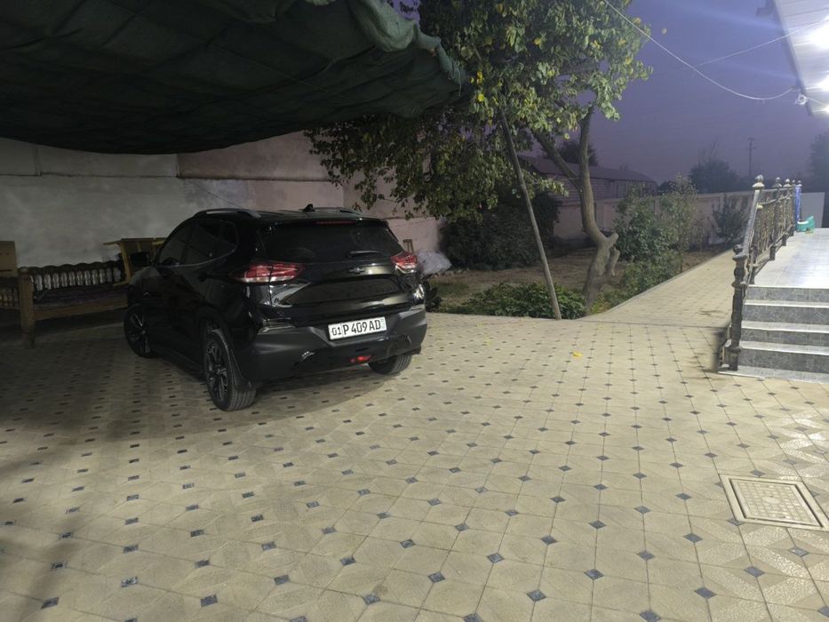 Срочно уй сотилади