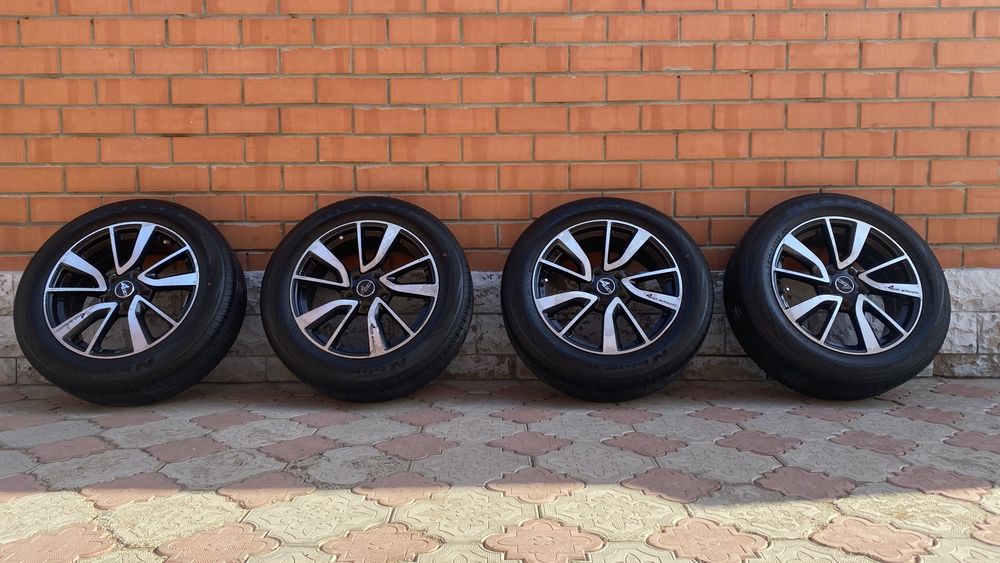 Продам комплект шин