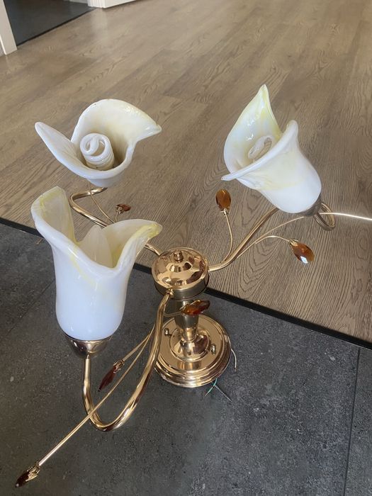 Продам люстры 2 шт