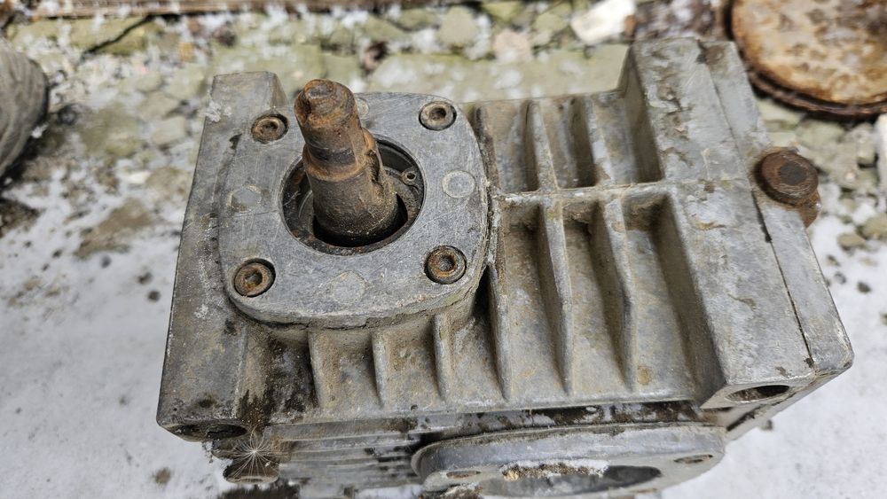 Продам редуктор отбора мощности