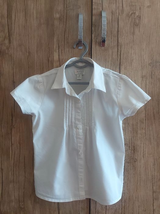 Школьные рубашки б/у на девочку 7-8 лет. Состояние отличное. Привозные