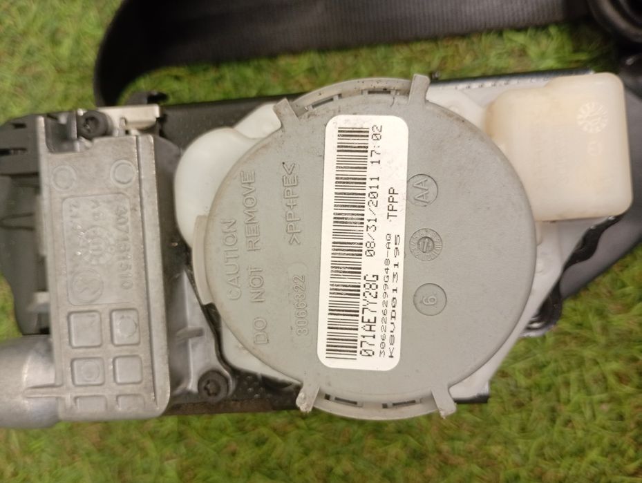 Centuri siguranță fata Audi A4 B8