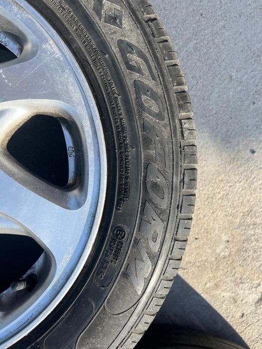 Продам оригинальные диски с резиной
