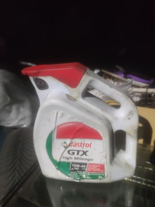 Vând ulei Castlol 15w 40 original