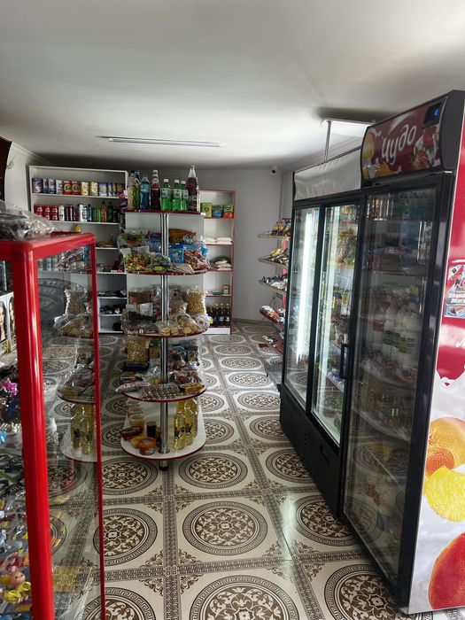 Участок со зданием